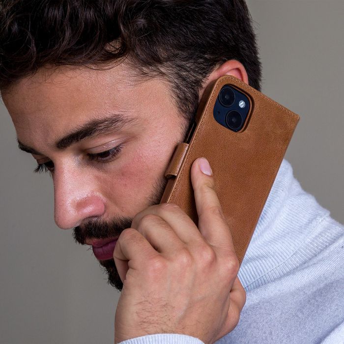dbramante1928 Lynge Étui Portefeuille pour iPhone 14 Plus en Cuir Pleine Fleur Détachable, Protection Chocs, Chargement Sans Fil, Blocage RFID, Tan