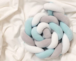 KioKids Protector de lit bébé et crible en tresse pour cribble et lit 1,50 mètres avec garniture bleu et gris, idéal chichonera et sécurité