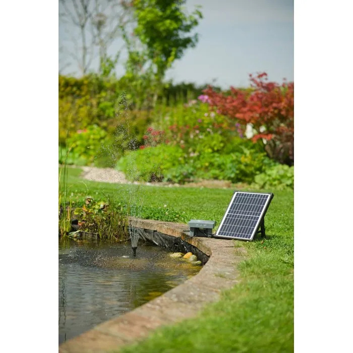 Ubbink Pompe de fontaine solaire SolarMax 600 Accu Power Control - 700 l/h - Fonction jour/nuit - Batterie LiFePO4 - Avec jets volcan et cloche Ubbink Pompe de fontaine solaire SolarMax 600 Accu Power Control - 700 l/h - Fonction jour/nuit - Batterie LiFePO4 - Avec jets volcan et cloche