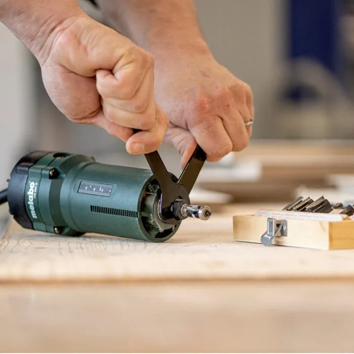 Metabo FM 500-6 Affleureuse électrique 500W pour bois, fraisage, rognage et rainurage, compacte et légère avec guide latéral et de copiage