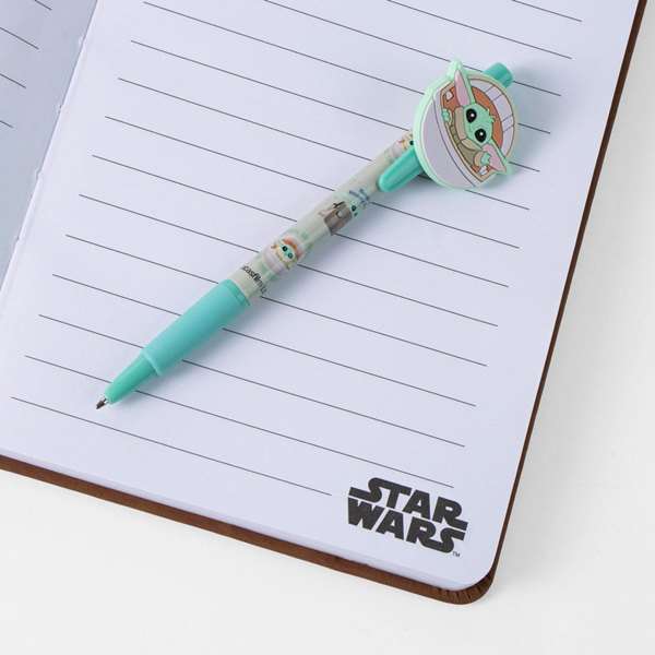 Cerdá - Set de papeterie The Mandalorian Grogu - Boîte de rangement 24 x[SVP RÉPONDRE UNIQUEMENT AVEC LE JSON DEMANDÉ, SANS AUCUN TEXTE SUPPLÉMENTAIRE] [{