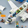 LEGO City 60367 L'Avion de Ligne avec véhicules d'aéroport et 9 minifigurines