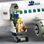 LEGO City 60367 L'Avion de Ligne avec véhicules d'aéroport et 9 minifigurines