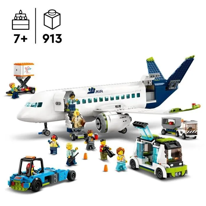 LEGO City 60367 - L'avion de ligne jouet avec bus d'aéroport, remorqueur, camion à bagages et 9 minifigurines, pour enfants dès 7 ans