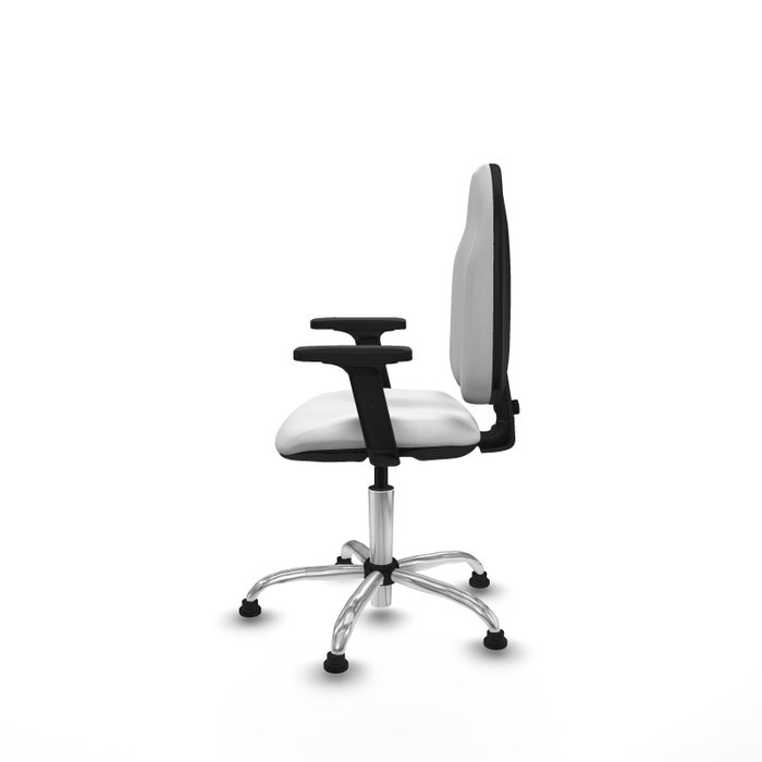 Chaise de bureau Algarra avec mécanisme de contact permanent de base, recouverte de tissu blanc. Équipée d'une base chromée, d'accoudoirs 2D et de butées Chaise de bureau Algarra avec mécanisme de contact permanent de base, recouverte de tissu blanc. Équipée d'une base chromée, d'accoudoirs 2D et de butées