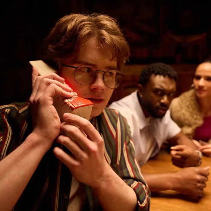 Spin Master Murder Phone - Jeu d'ambiance interactif Spin Master Murder Phone - Jeu d'ambiance interactif