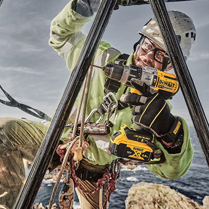 DEWALT DCD996P2 Perceuse à percussion 18V 13mm avec batterie 5,0Ah