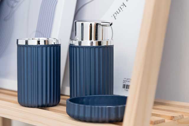 Berilo Distributeur de savon plastique 420 ml bleu 7x14x8 cm (Set de 32)