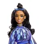 Barbie JFP42 - Poupée Deluxe Style, Poupée Brune Articulée Vêtue d'un Ensemble Bleu Métallisé Jupe et Sweat avec Accessoires de Mode, Jouet pour Enfant 4 Ans et Plus