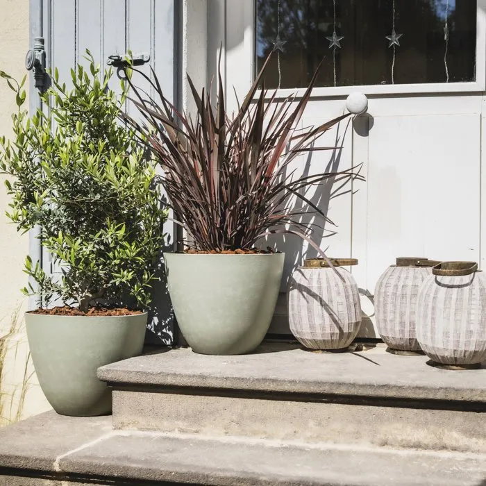 Element Pot de fleurs rond Ø 40 cm EDA - 26,2 L avec système de drainage - Cache-pot intérieur et extérieur résistant - Ø 39,4 x H 31,6 cm - Couleur kaki Element Pot de fleurs rond Ø 40 cm EDA - 26,2 L avec système de drainage - Cache-pot intérieur et extérieur résistant - Ø 39,4 x H 31,6 cm - Couleur kaki