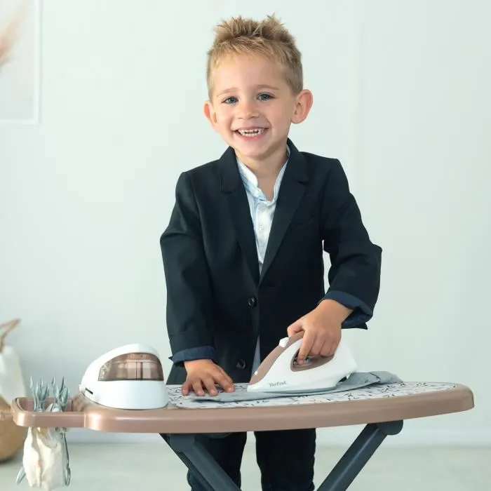 Smoby - Table à repasser centrale vapeur avec fer et accessoires (flacon, cintres, pinces) - Jeu d'imitation pour enfant à partir de 3 ans - Fabrication française