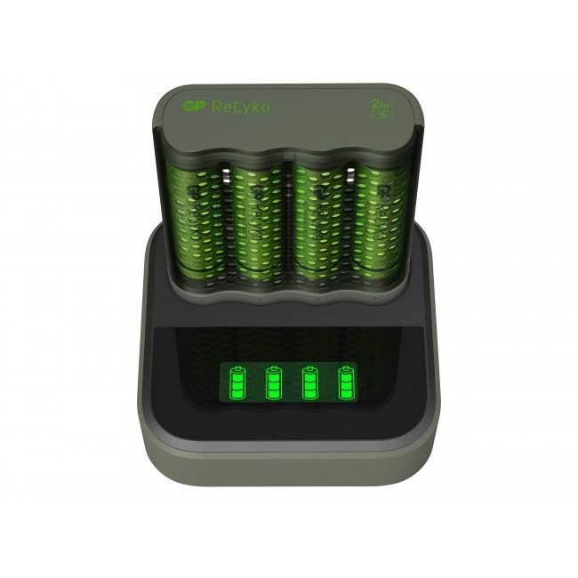 GP ReCyko Speed Charger M451 avec station de charge D451 et 4 piles NiMH AA 2600mAh GP ReCyko Speed Charger M451 avec station de charge D451 et 4 piles NiMH AA 2600mAh
