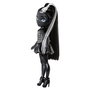 MGA Shadow High Entry - Muñeca Shanelle Onyx, traits détaillés, cheveux noirs, yeux de cristal, robe pour enfants de 4 ans et plus