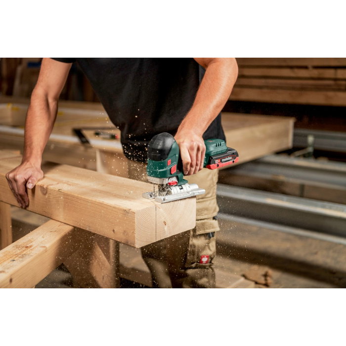 Metabo STA 18 LTX 150 BL - Scie sauteuse sans fil 18 V avec MetaBOX 145 L Metabo STA 18 LTX 150 BL - Scie sauteuse sans fil 18 V avec MetaBOX 145 L
