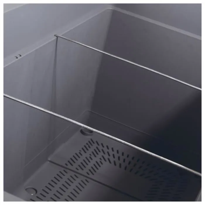 Deroma Jardinière Muret Cosmo - 78 x 39 cm - Perle - Matière recyclée - Résistante au gel et UV - Avec réserve d'eau et roulettes Deroma Jardinière Muret Cosmo - 78 x 39 cm - Perle - Matière recyclée - Résistante au gel et UV - Avec réserve d'eau et roulettes