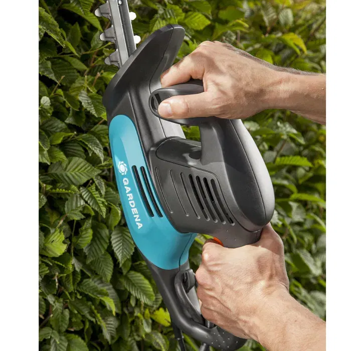 Gardena Taille-haies électrique EasyCut 450/50, 450W, Longueur de coupe 50 cm, Poignée ErgoLine, Butée de protection Gardena Taille-haies électrique EasyCut 450/50, 450W, Longueur de coupe 50 cm, Poignée ErgoLine, Butée de protection