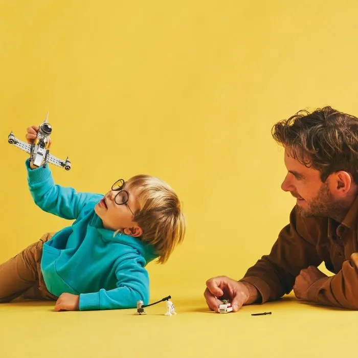 LEGO 75410 - Jeu de Construction Star Wars The Mandalorian - Chasseur N-1 avec Mando et Grogu, 3 Personnages, pour Enfants de 4 Ans et Plus LEGO 75410 - Jeu de Construction Star Wars The Mandalorian - Chasseur N-1 avec Mando et Grogu, 3 Personnages, pour Enfants de 4 Ans et Plus