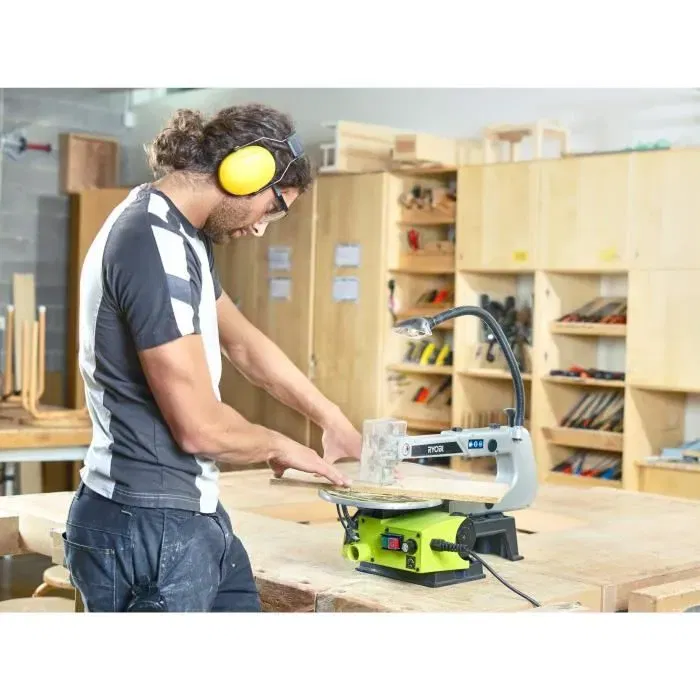 Ryobi RSW1240G Scie à chantourner stationnaire 70W 405mm, vitesse variable 550-1700 tr/min, lame 127mm, idéale pour bois, plastique et métaux tendres