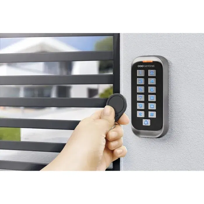 SCS Sentinel Clavier de Codage avec Badges RFID CodeAccess - 12V, Etanche IP68, Rétroéclairé, Contrôle d'Accès pour Portail avec 5 Badges et Capacité 2000 Utilisateurs