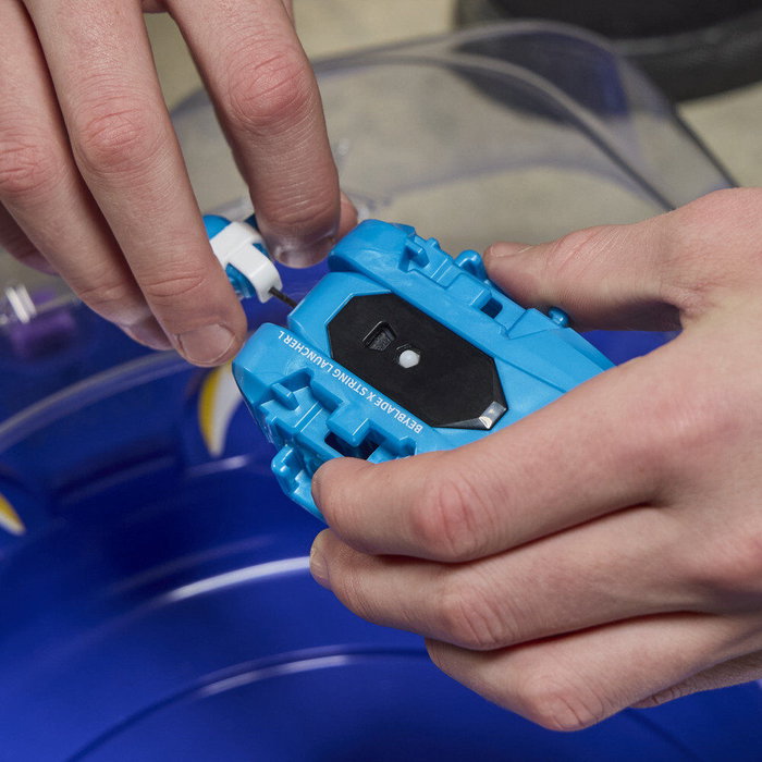 HASBRO Beyblade X Cobalt Dragoon 2-60C avec Lanceur à Corde Deluxe