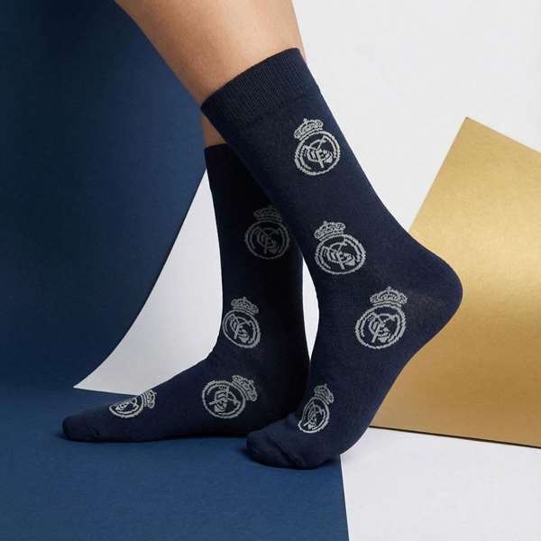 Cerdà Calcetines 6,6 Chaussettes Adulte Real Madrid Taille Unique avec Logo - Bleu Foncé Cerdà Calcetines 6,6 Chaussettes Adulte Real Madrid Taille Unique avec Logo - Bleu Foncé