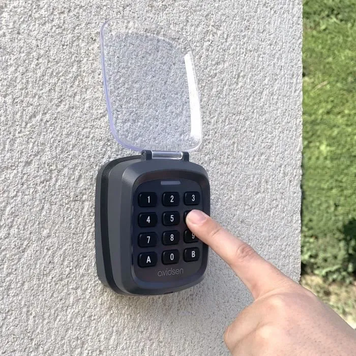 Avidsen - Clavier à code sans fil - Compatible nombreuses marques de motorisation - Sécurisation de portail facile à installer