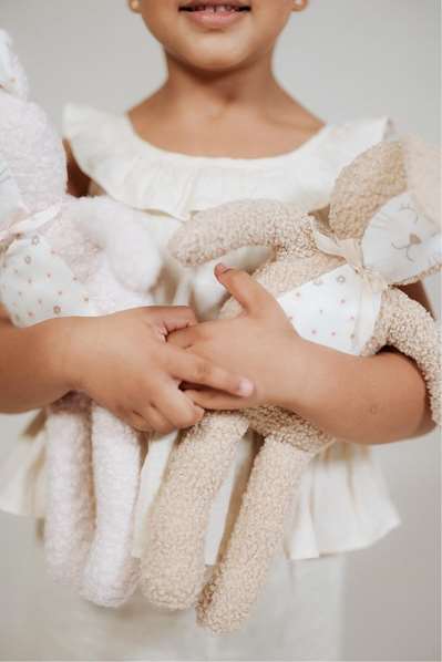 Muñecas Arias Poupée Elegance Flory Rose 34 cm avec mélodie Muñecas Arias Poupée Elegance Flory Rose 34 cm avec mélodie