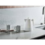 Alessi MDL06 W Plissé Bouilloire électrique blanche 1,7 litres - Design Michele De Lucchi