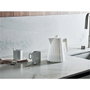Alessi MDL06 W Plissé Bouilloire électrique blanche 1,7 litres - Design Michele De Lucchi