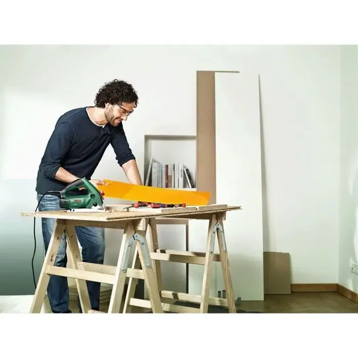 Bosch Scie circulaire plongeante PKS16 Multi 400W - Vitesse 6400 tr/min - Profondeur de coupe 16 mm - Livrée avec 3 lames