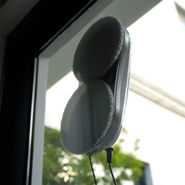 EZICLEAN Windobot S3 Max Robot lave-vitre 72 W, diffuseur automatique, navigation Navig+, câble 1,25 m, blanc EZICLEAN Windobot S3 Max Robot lave-vitre 72 W, diffuseur automatique, navigation Navig+, câble 1,25 m, blanc