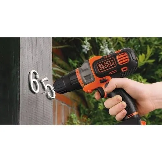 Black+Decker Perceuse visseuse sans fil 18V 2 batteries 1.5Ah chargeur mallette MT218KB-QW