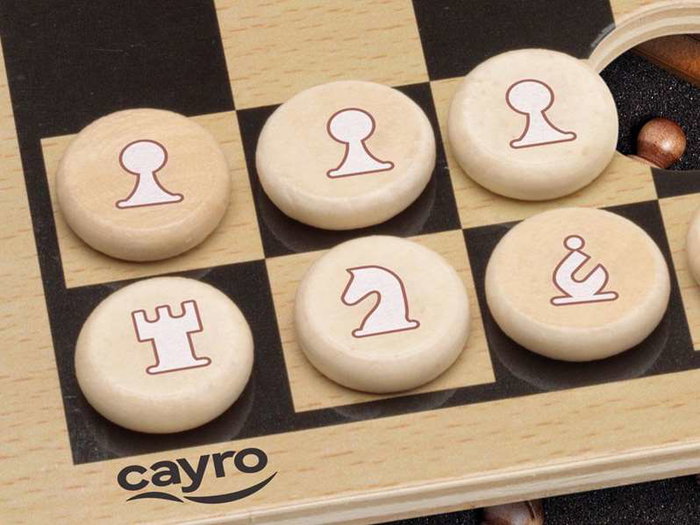 Cayro - Jeu d'échecs en bois dans coffret métal 12x19,5x5cm - Âge recommandé 7 ans et plus - Multilingue (espagnol, anglais, français)