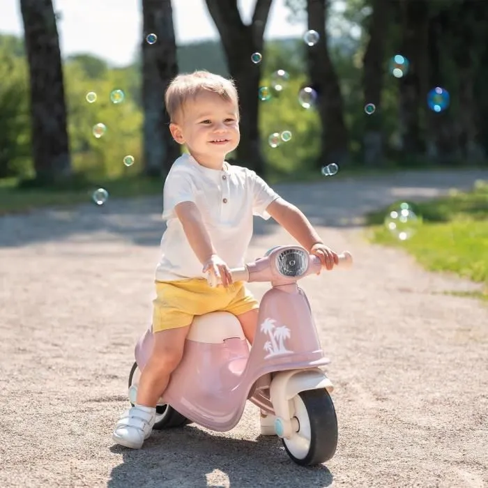 Smoby Porteur scooter Rose avec coffre à jouets et roues silencieuses - Pour enfants de 18 mois à 4 ans - Développe équilibre et motricité Smoby Porteur scooter Rose avec coffre à jouets et roues silencieuses - Pour enfants de 18 mois à 4 ans - Développe équilibre et motricité
