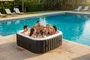 Sunspa - Kit Spa gonflable carré 6 places avec filtration, 130 micro-jets, 4 appuis-têtes, couverture, époussette et tapis