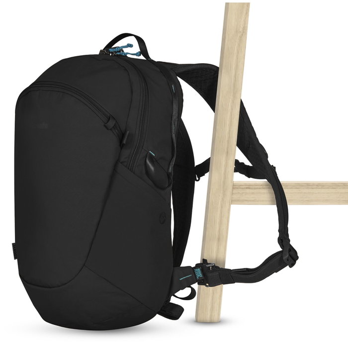 Pacsafe Eco 18L Backpack ECONYL® noir