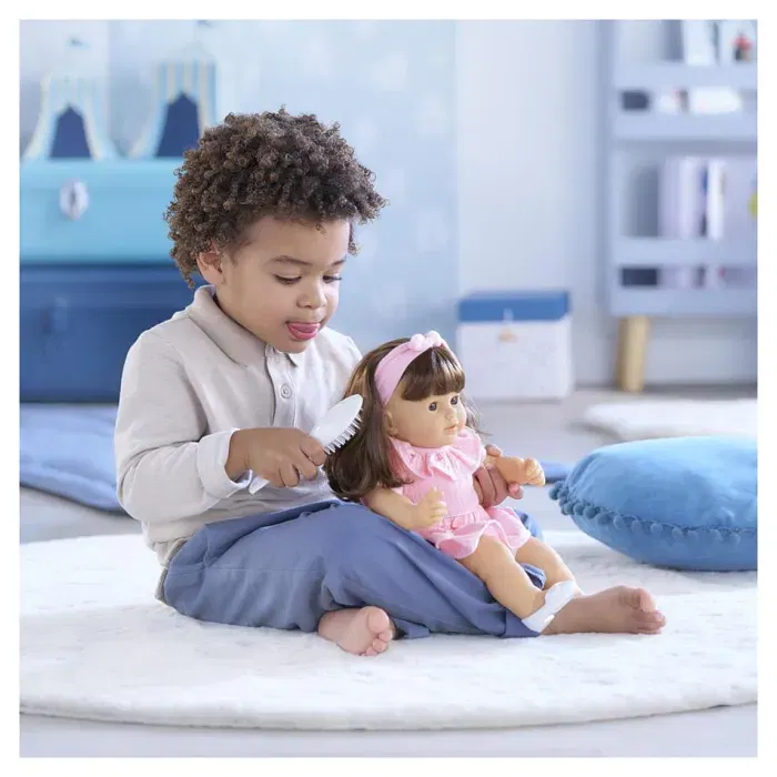 Corolle Poupon Julie 36 cm - Cheveux Faciles à Coiffer avec Brosse - Senteur Vanille - Yeux Dormeurs - Corps Souple - Pour Enfants dès 3 Ans Corolle Poupon Julie 36 cm - Cheveux Faciles à Coiffer avec Brosse - Senteur Vanille - Yeux Dormeurs - Corps Souple - Pour Enfants dès 3 Ans