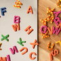 Jeux 2 momes Set de 90 lettres en mousse avec aimant