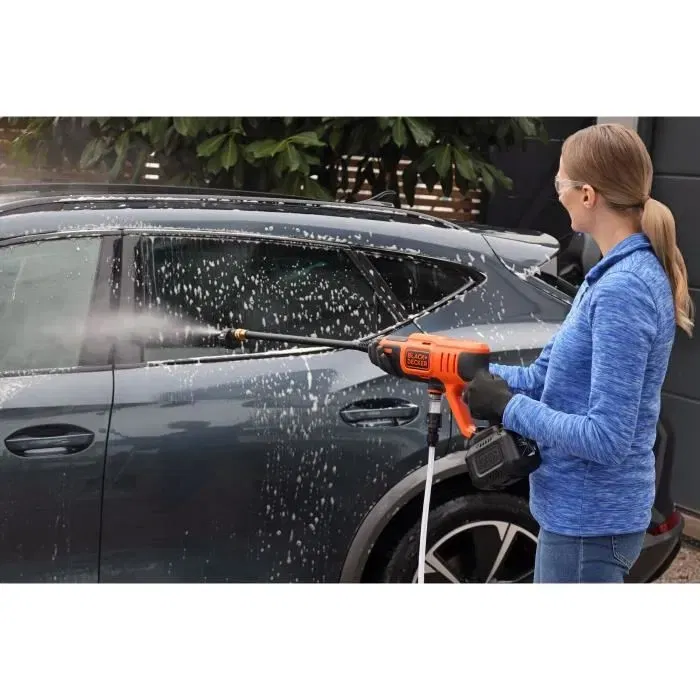 Black+Decker Nettoyeur Haute Pression Sans Fil BCPC18D1-QW 18V, 24 bars, Buse 5 en 1, Batterie 2Ah et Chargeur Inclus, Pour Extérieur et Véhicules Black+Decker Nettoyeur Haute Pression Sans Fil BCPC18D1-QW 18V, 24 bars, Buse 5 en 1, Batterie 2Ah et Chargeur Inclus, Pour Extérieur et Véhicules