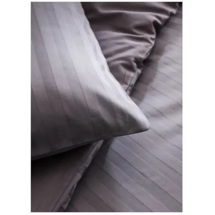 Today Parrure de lit Prestige - 220 x 240 cm - 100% satin de coton - Couleur Fusain - Pour 2 personnes Today Parrure de lit Prestige - 220 x 240 cm - 100% satin de coton - Couleur Fusain - Pour 2 personnes