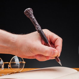 PALADONE Stylo-plume à bille Harry Potter, stylo magique à thème, avec boîte de collection