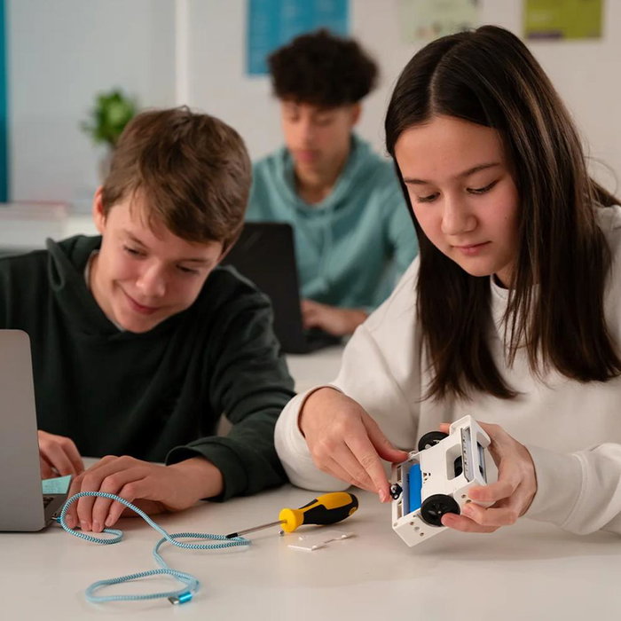 Arduino Robot Alvik pour programmation et robotique éducative avec batterie rechargeable et USB-C
