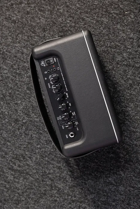 EKO Amplificateur de guitare portable BAIO Bluetooth/FX/Interface - 15W EKO Amplificateur de guitare portable BAIO Bluetooth/FX/Interface - 15W