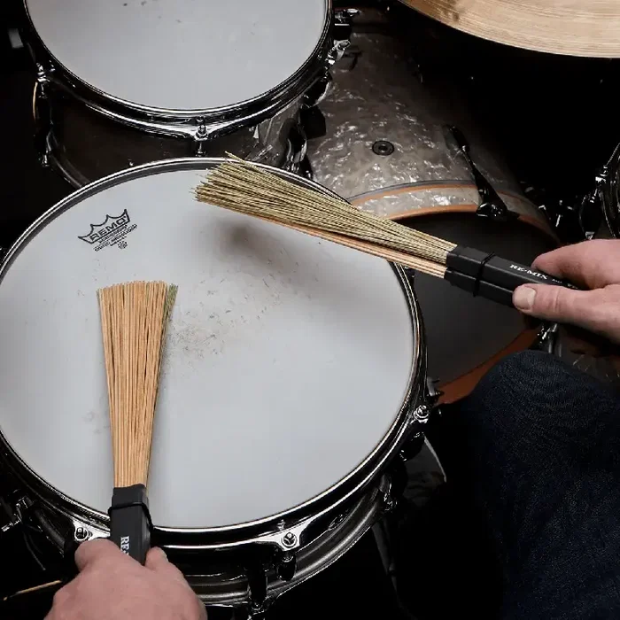 Vic Firth Escobillas RE·MIX Grass & Birch (2 paires) Vic Firth Escobillas RE·MIX Grass & Birch (2 paires)
