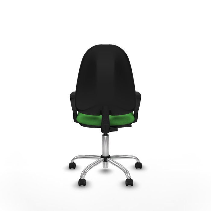 Chaise de bureau Algarra avec mécanisme de contact permanent de base, recouverte de tissu vert. Équipée d'une base chromée, d'accoudoirs fixes et de roulettes pour parquet.