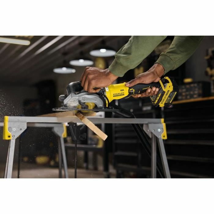 Stanley Fatmax SFMCS515B-XJ Scie circulaire sans fil 115 mm Brushless