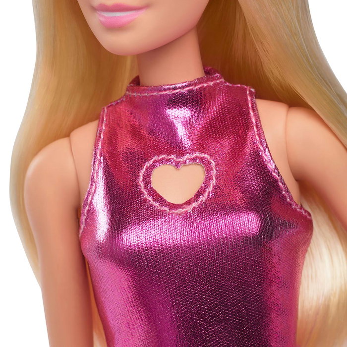 Barbie Fashionista - Poupée avec Robe Rose Métallisé à Décolleté Cœur - Accessoires : Bracelet Blanc et Escarpins à Plateforme - Pour Enfant +3 Ans - Hyt88