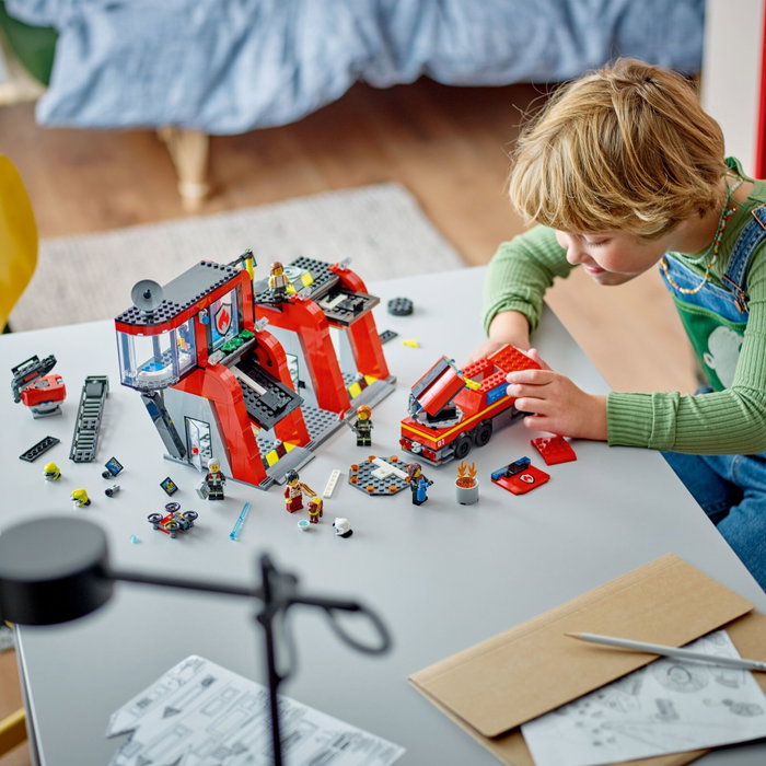 LEGO City 60414 La Caserne et le Camion de Pompiers