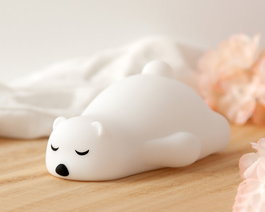 KioKids Oso Polar - Lampe veilleuse rechargeable en silicone pour enfant, ours polaire avec contrôle tactile et lumière douce - Lumière anti-peur USB