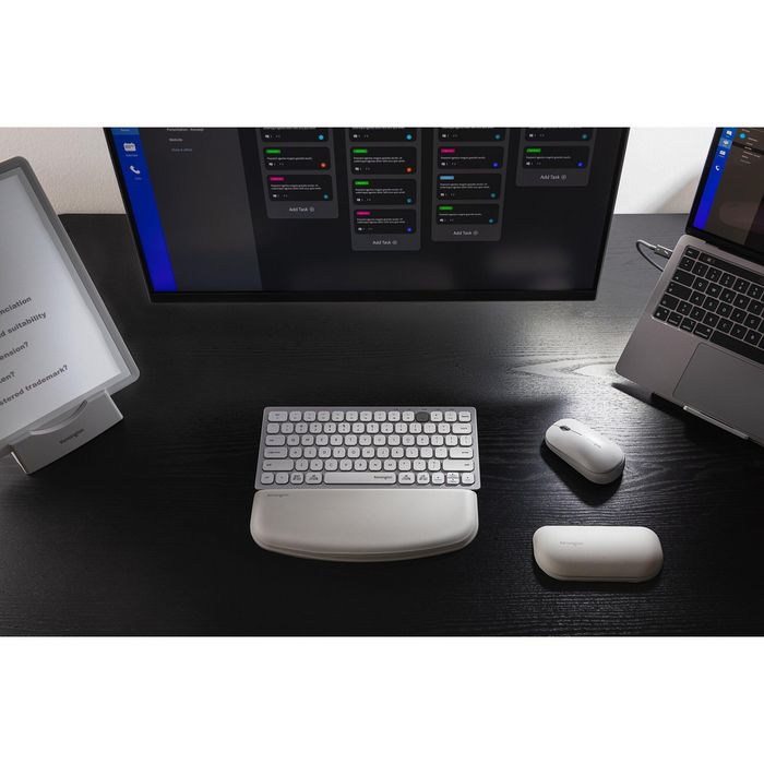 Kensington Rehausseur ergonomique Easy Riser Go avec système SmartFit pour PC portable ou tablette jusqu'à 14", ajustable et avec circulation d'air Kensington Rehausseur ergonomique Easy Riser Go avec système SmartFit pour PC portable ou tablette jusqu'à 14", ajustable et avec circulation d'air